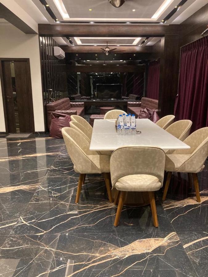 F3 Macau Villa Ігатпурі Екстер'єр фото